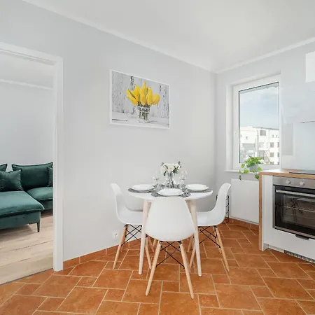 Apartment Spacious Ideal For Families By Renters Poznan