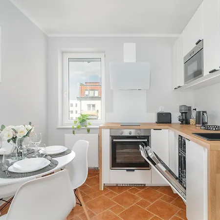 Spacious Ideal For Families By Renters Apartment *